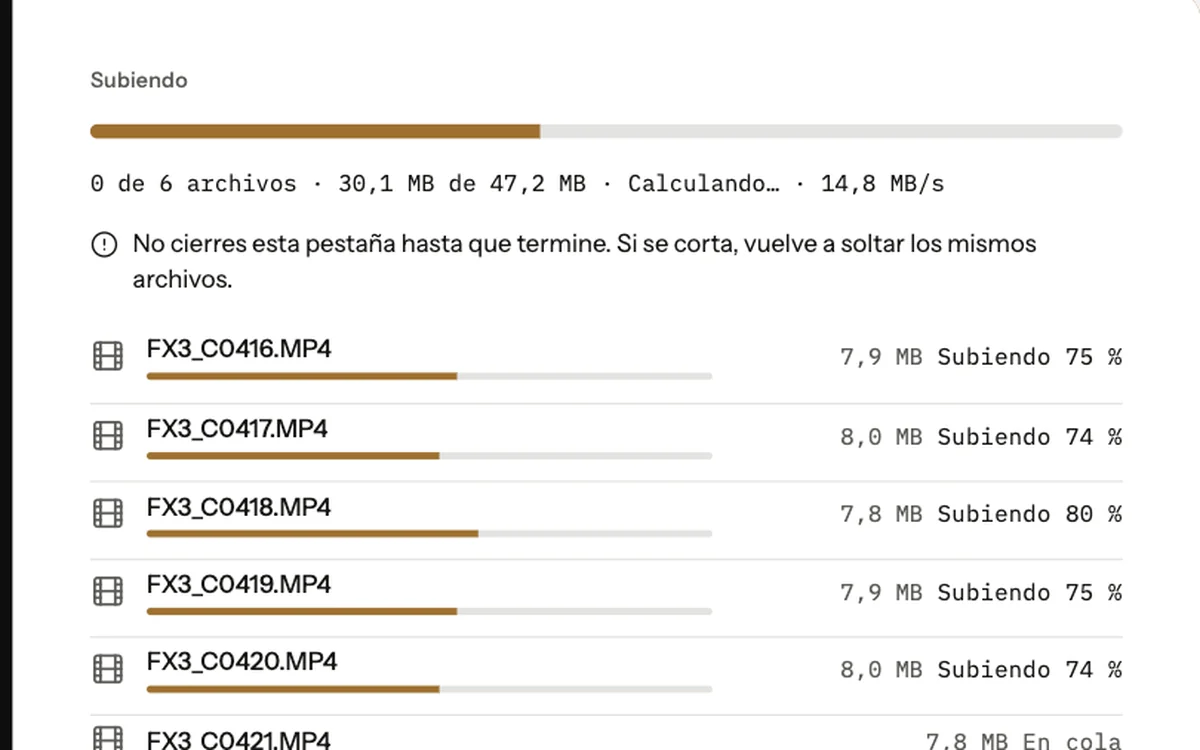 Subida en curso con el progreso de cada archivo y la velocidad