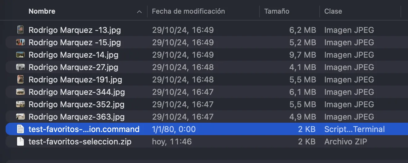 La misma carpeta tras descomprimir, con el archivo .command seleccionado junto al .zip original